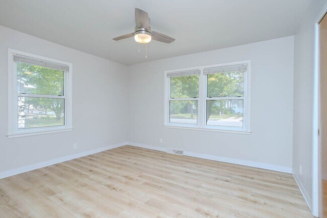 Building Photo - 1710 Burek Ave