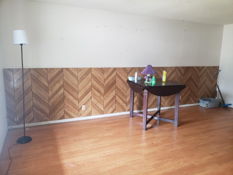 Building Photo - 1008 W 2nd St