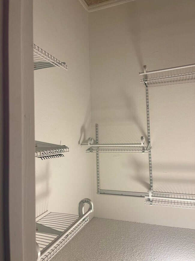 Building Photo - 1851 SW Inlander Ave