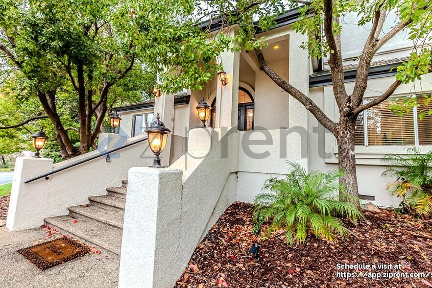 Building Photo - 1712 Carnegie Way