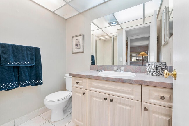 Building Photo - 157 Flanders C