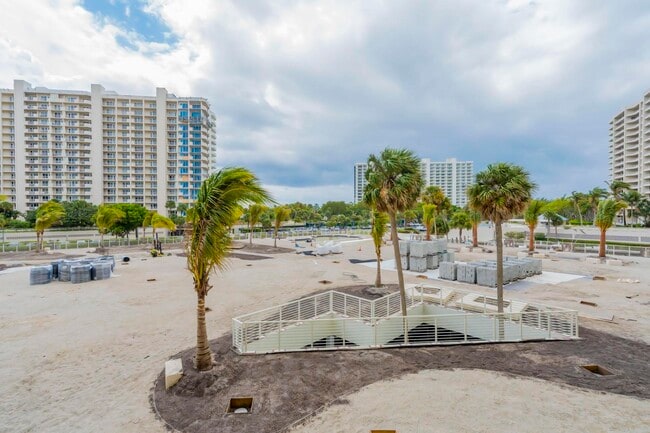 Building Photo - 4201 N Ocean Blvd