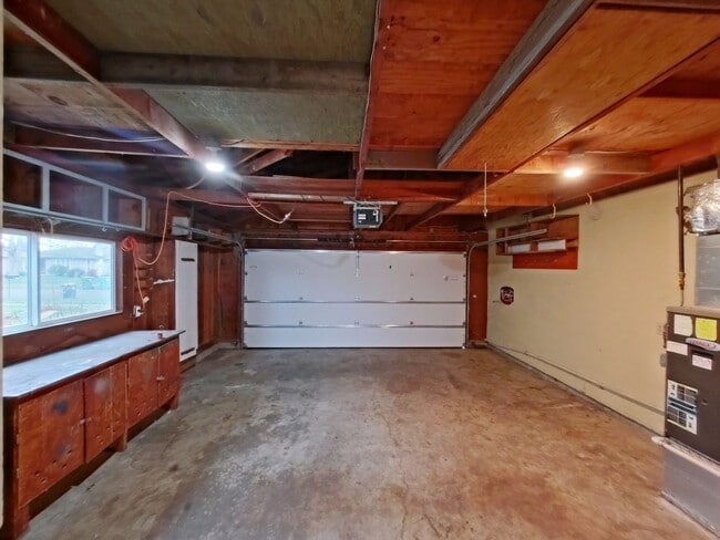 Building Photo - 3 Bedroom Family Home in the Harlow Street Bridge Area