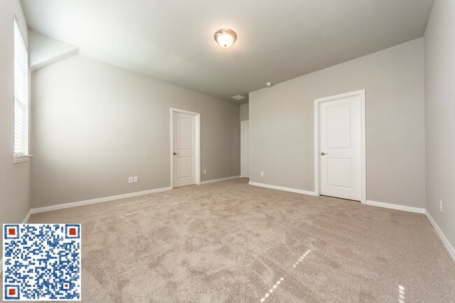Building Photo - Adorable 3 Bedroom Townhouse-- Coming Soon!