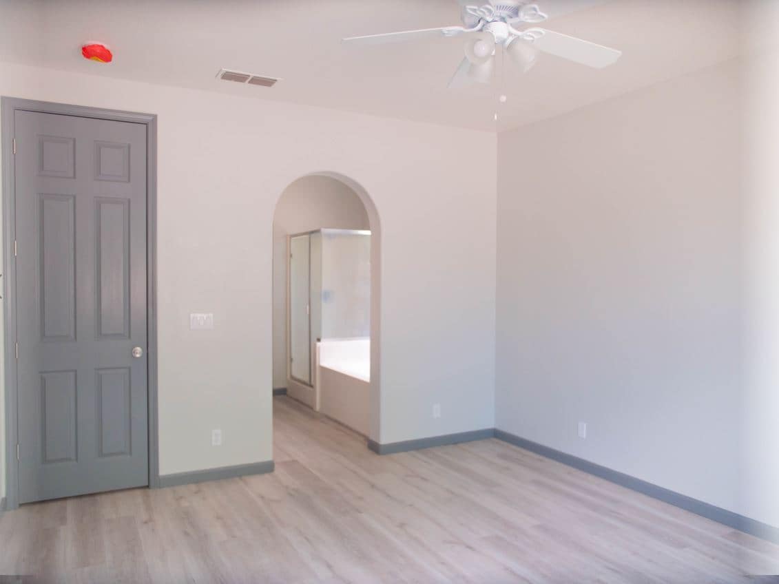 Building Photo - 633 Chandon Dr