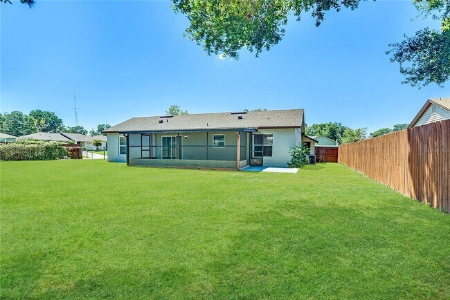 Building Photo - 6446 Powers Pointe Cir