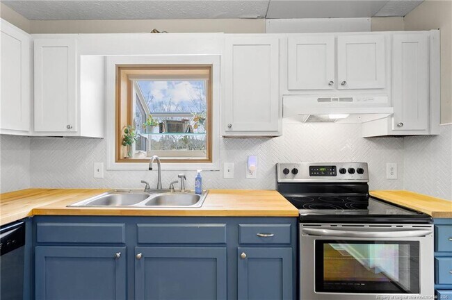 Building Photo - 1716 Valley Ridge Dr