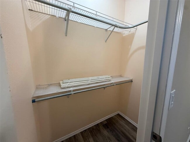 Building Photo - 975 State Hwy 95