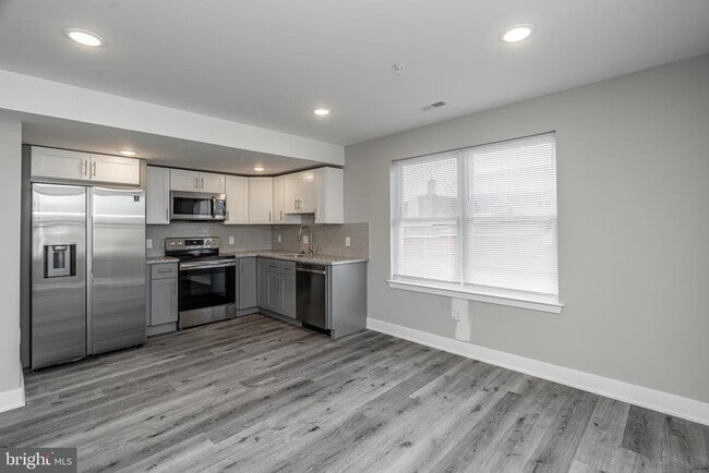 Building Photo - 616 Union St