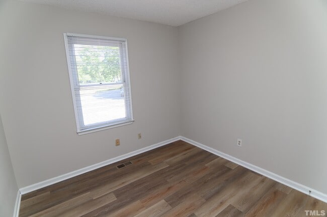 Building Photo - 103 Wigan Cir