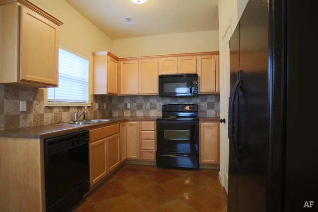 Building Photo - 3312-3314 Jenne Hill Dr