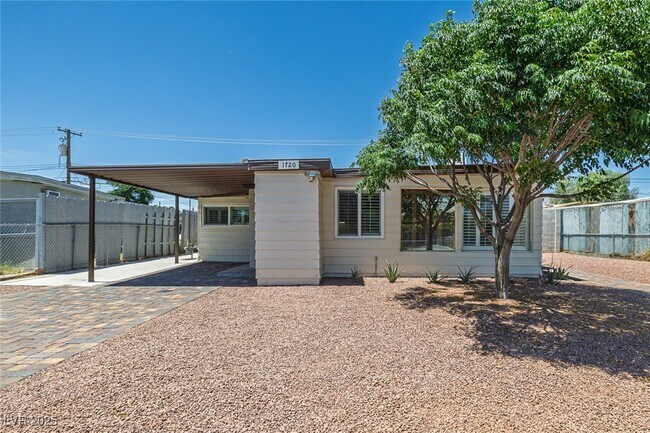 Building Photo - 1720 Eastwood Dr