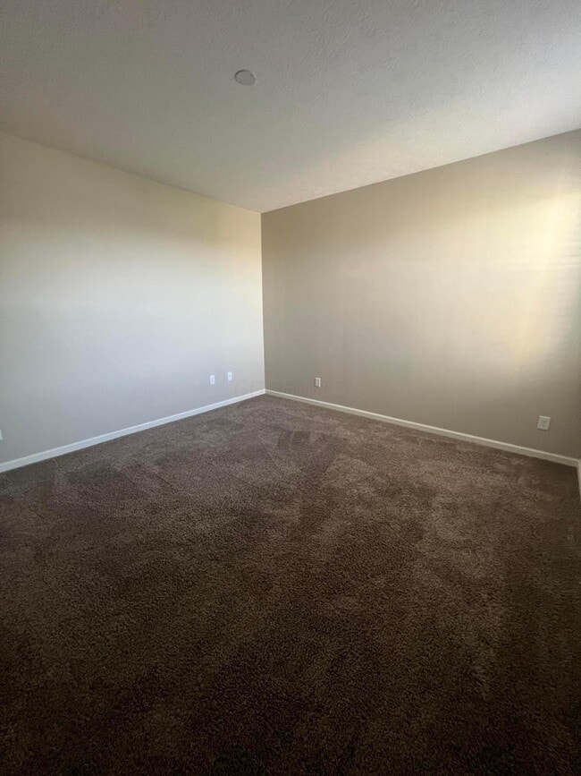 Building Photo - 3203 Rossmore Cir