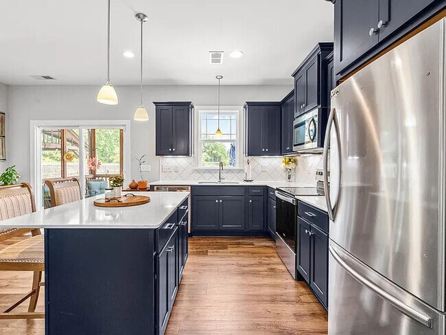 Building Photo - Lease OR Lease to Own