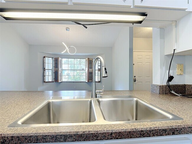 Building Photo - 227 Robbins Rest Cir