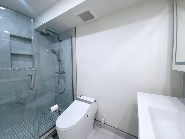 Building Photo - 230 174th St