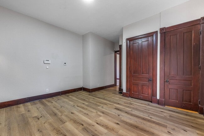 Building Photo - 4 Bed 3 Bath Single Family Home Available in Dayton*