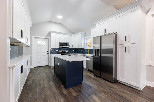 Building Photo - 5552 S Shields Ave