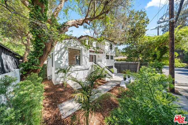 Building Photo - 1800 Benedict Canyon Drive