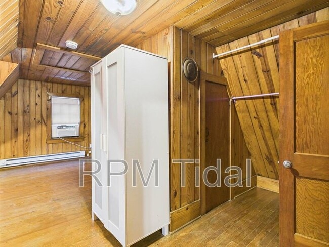 Building Photo - 217 Palen Ave