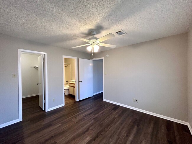 Building Photo - 8913 Schick Rd