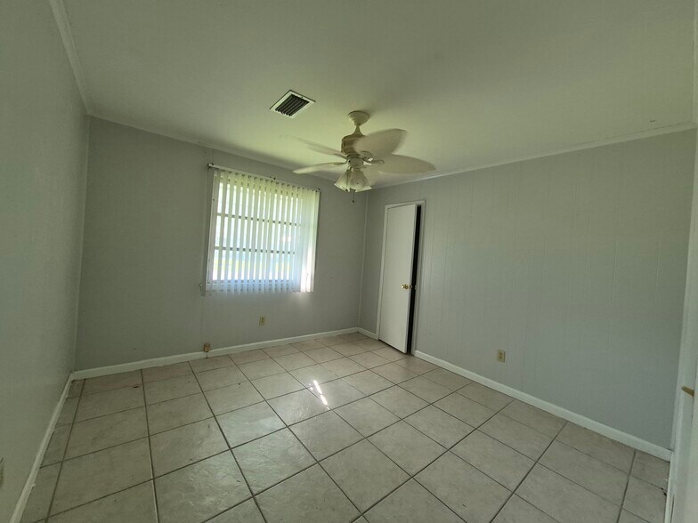 Building Photo - 1016 Elm St