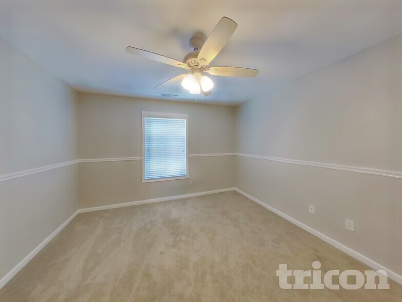 Building Photo - 341 Revolution Dr