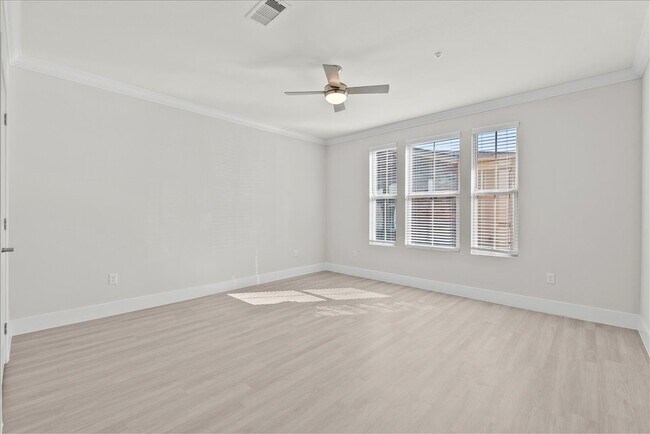 Building Photo - 540 Hobbs Rd