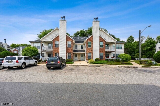 Building Photo - 230 Vasser Dr
