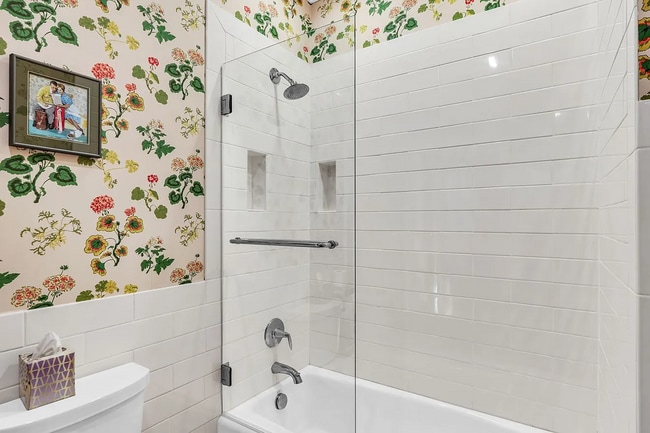 Building Photo - NEW LISTING-5 bedroom, 3 bathroom farmhouse-DeLand, Illinois