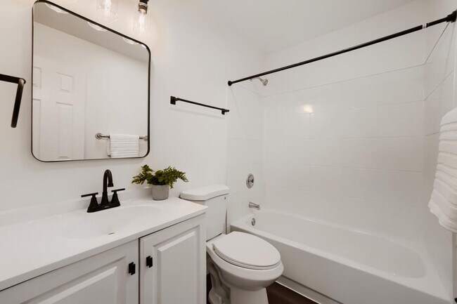 Building Photo - 8573 Black Star Cir