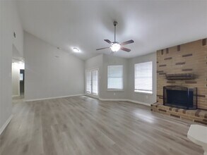 Building Photo - 14202 Clear Forest Dr