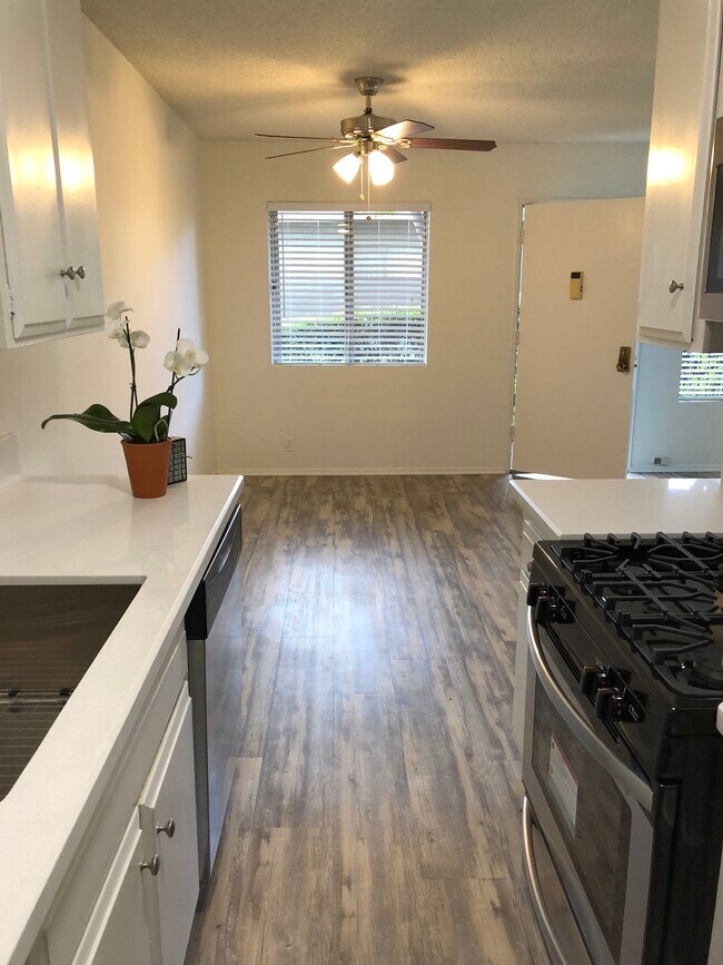 Building Photo - Centinela Apartments