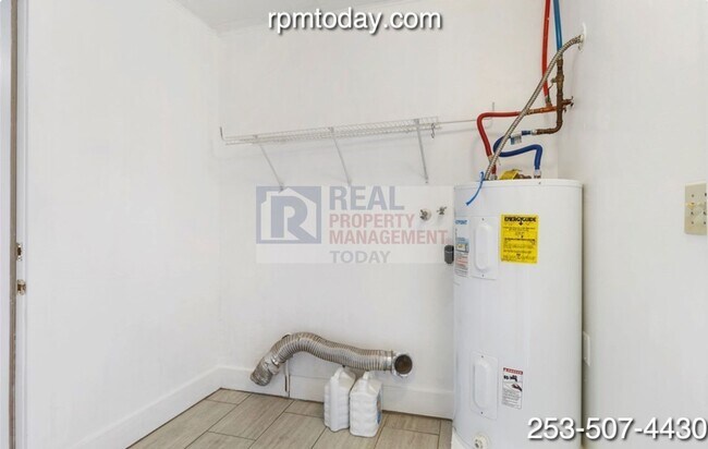 Building Photo - Hu - 6209 (Cascade Group)