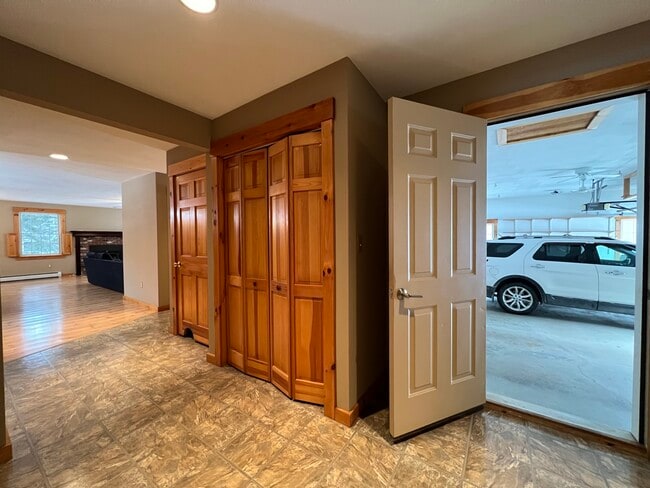 Building Photo - 2-12 Yvonne St