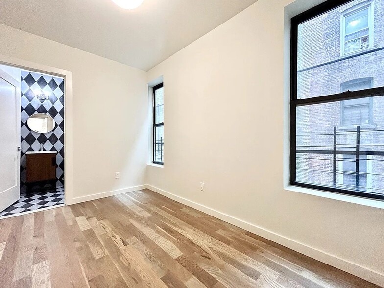 Building Photo - 524 W 134th St