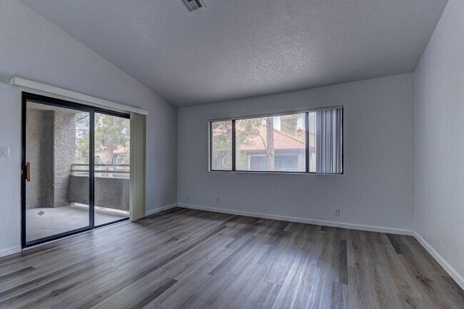 Building Photo - 5056 S Rainbow Blvd