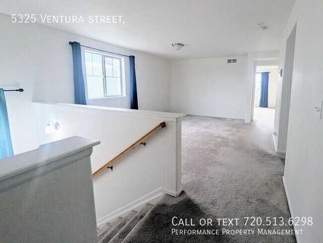 Building Photo - 5325 Ventura St