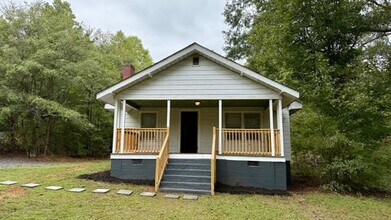 Building Photo - Newly Renovated 3br/2ba Home in Taylors, SC
