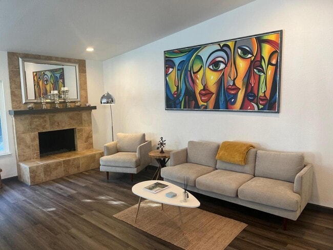 Building Photo - 1233 E Via Escuela