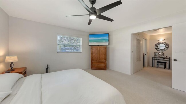 Building Photo - 6717 Roxbury Dr