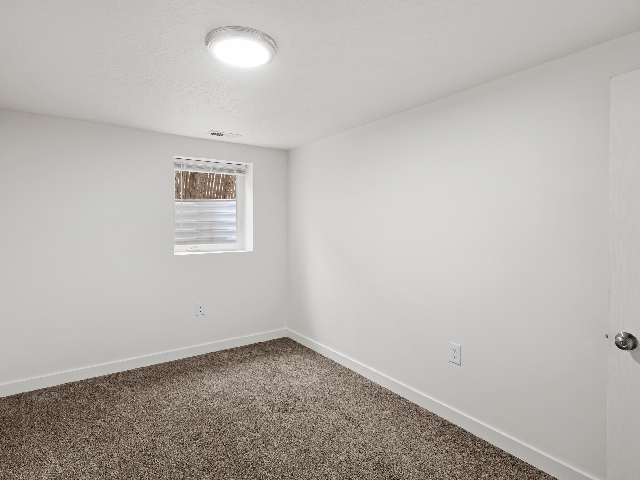 Building Photo - 915 E 1300 S