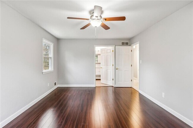 Building Photo - 1164 Fairfield Drive