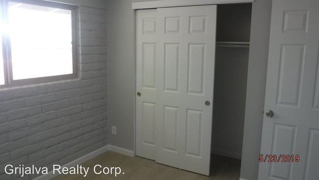 Building Photo - 963 E Graybill Dr