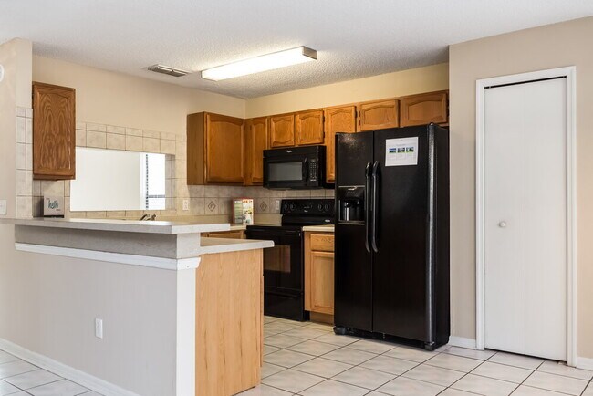 Building Photo - 2197 Grasmere Dr