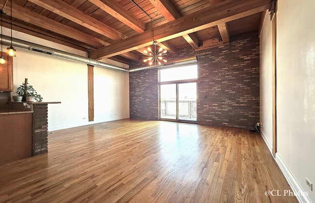 Building Photo - 500 N Damen Ave