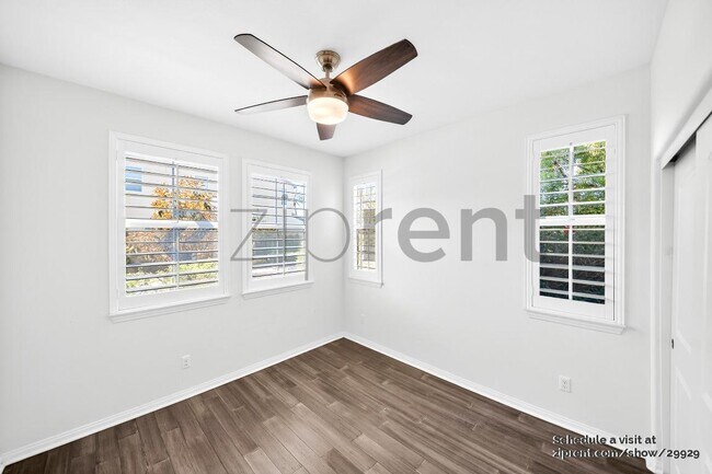 Building Photo - 2409 Via Alicante