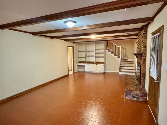 Building Photo - Gorgeous Interiors in this BONUS SPACE + 4 Bedroom  2 Bathroom Home!