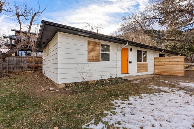 Building Photo - PRELEASE Fully updated 2 Bed 1 Bath Near CU