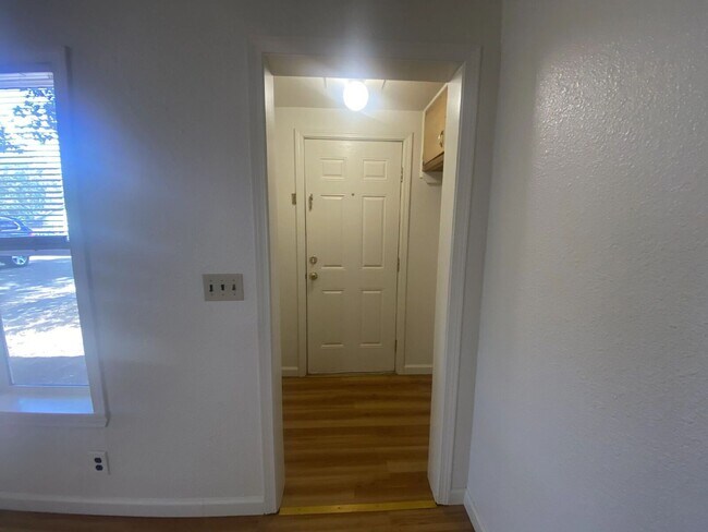 Building Photo - 310 Gregory Dr